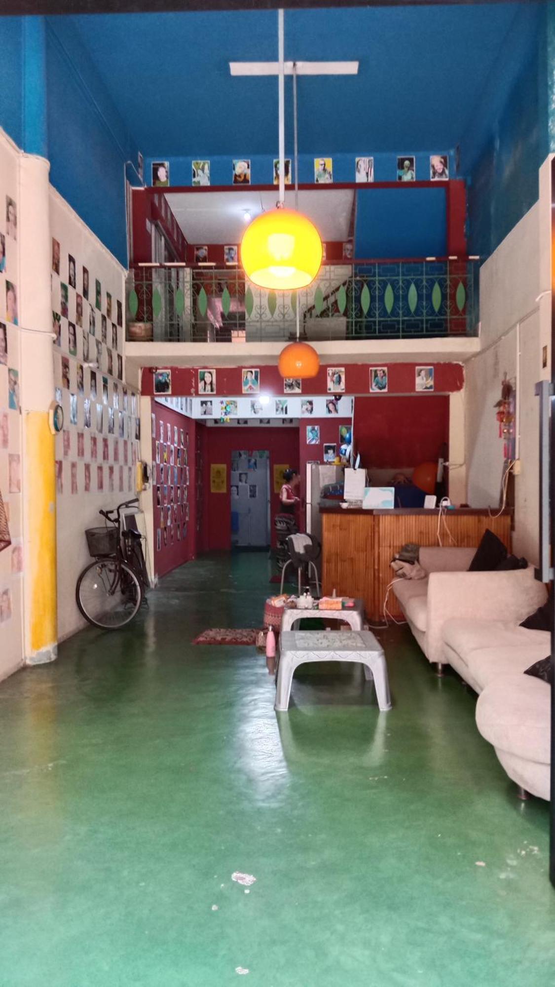 Banphe​ Hostel Экстерьер фото